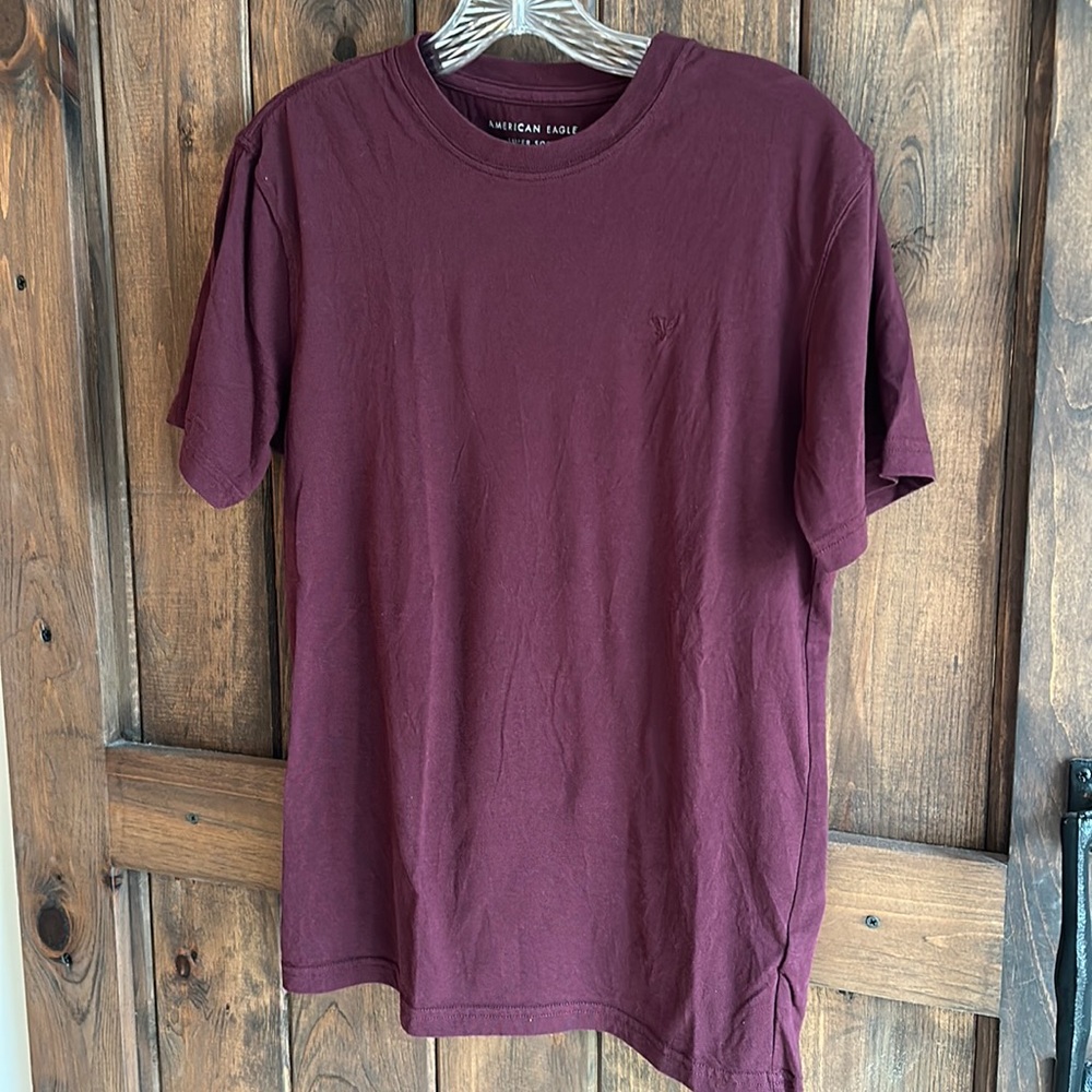 AE Men's SUPER SOFT ICON T-SHIRT burgundy - Size Small